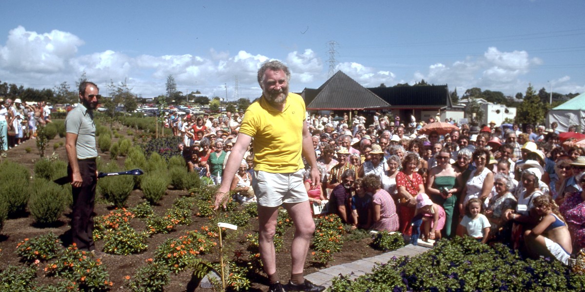 1982. Botanist David Bellamy at the opening of the Gardens.