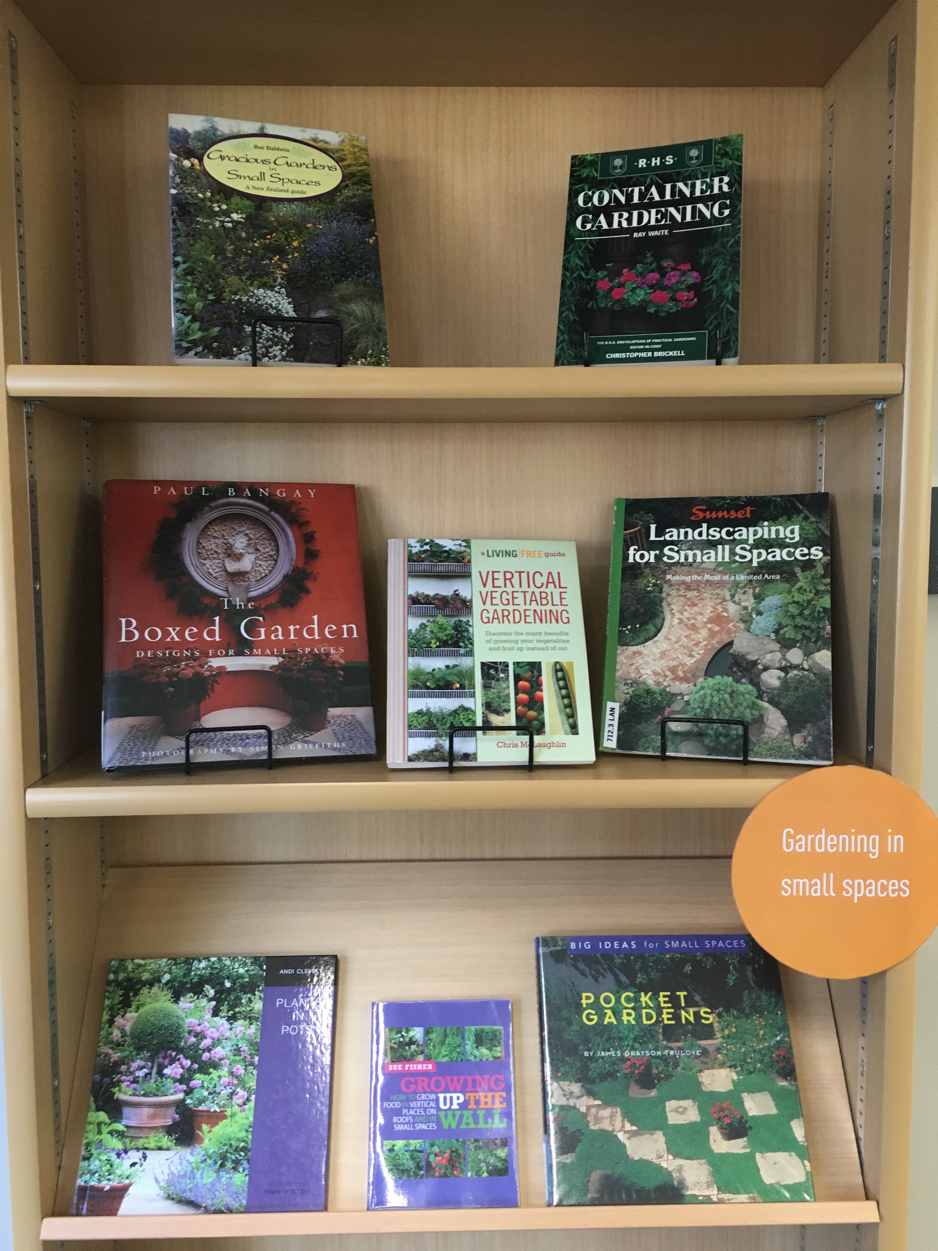 Book display in library