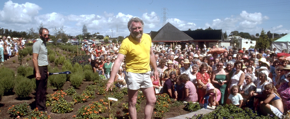 1982. David Bellamy at the opening of the Gardens.