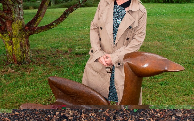 Samantha Lissette with her sculpture (Big Bird) Egg Chair
